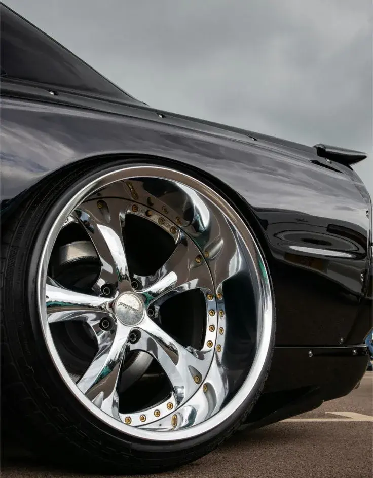 Best Rims for Tuning Enthusiasts in Kuwait | 2025 Guide 2 Best Rims for Tuning Enthusiasts in Kuwait | 2025 Guide
