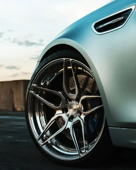 Why Are Big Rims Popular in Kuwait? Ulitimate 2025 Guide 3 Why Are Big Rims Popular in Kuwait? Ulitimate 2025 Guide