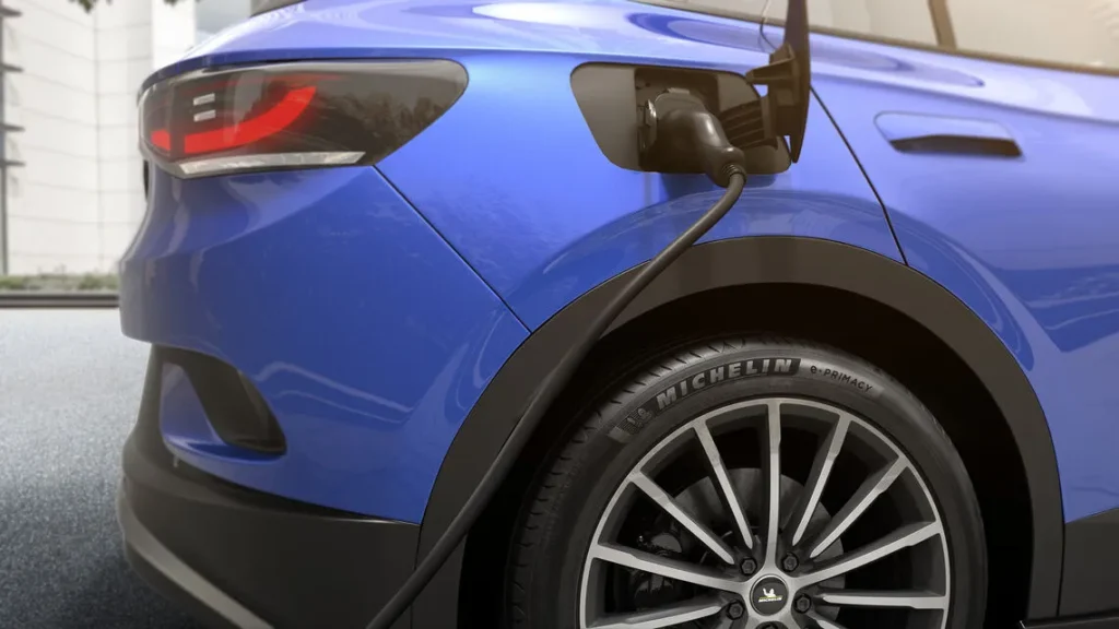 7 Best Tips for Choosing Tires for Hybrid Cars in Kuwait 2 7 Best Tips for Choosing Tires for Hybrid Cars in Kuwait